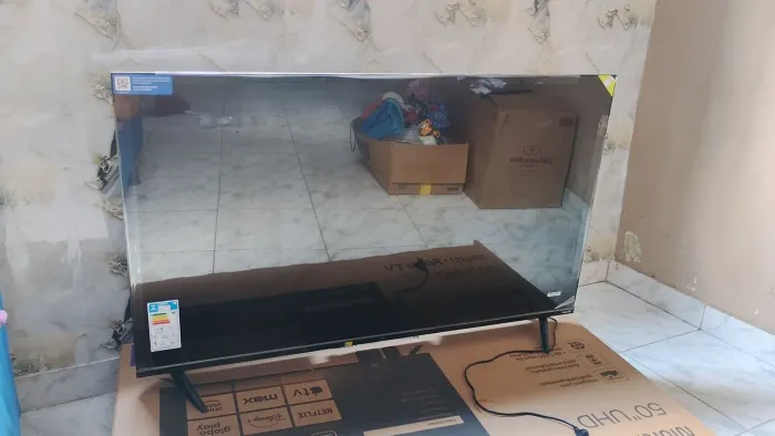 Smart TV Multi Roku 50 polegadas, nova.