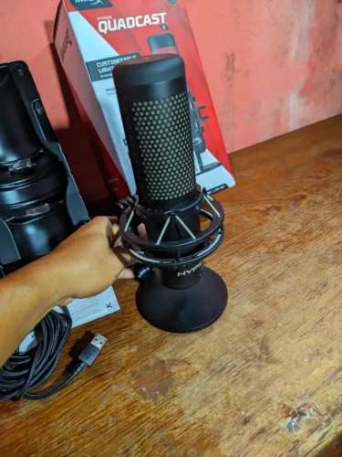 Microfone HyperX QuadCast S (RGB) Original e Na Caixa com manuais