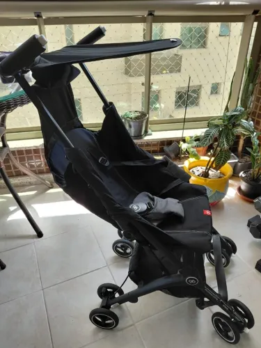 Carrinho de bebê GB Pockit - o menor carrinho do mundo 