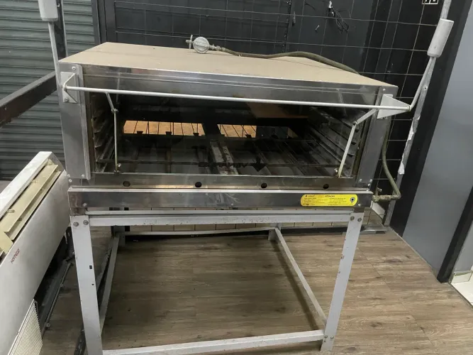 Vendo forno de pizza Venâncio