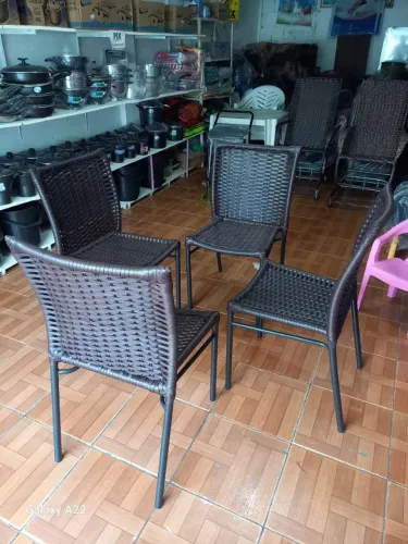 Cadeira para Mesa, em fibra sintética