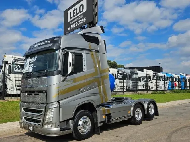 Volvo FH 460 6x2 Globetrottter Teto Alto Aut Baixo KM Ano 21 Plano ouro de manutenção
