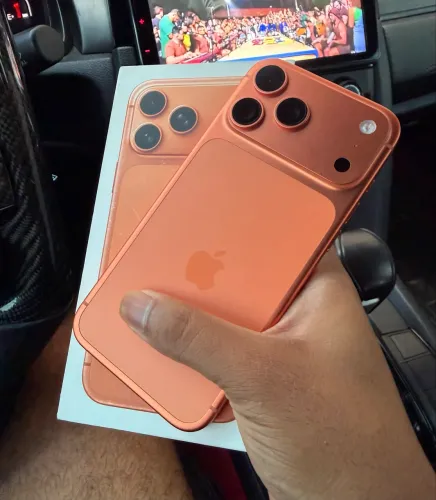 IPhone 17 pro Max 256GB IMPECÁVEL.