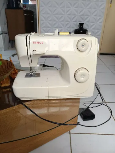 Máquina de costura Singer
