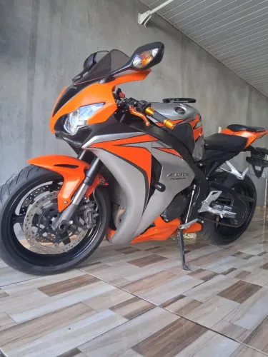 Honda CBR 1000RR Fireblade 