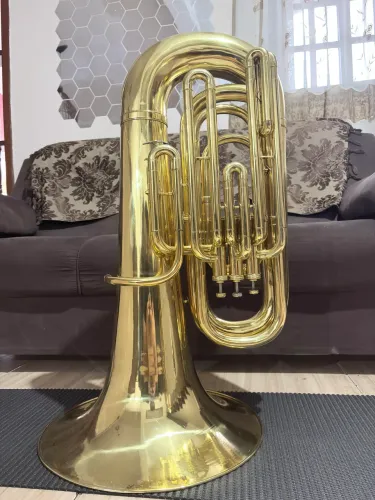 Tuba CONN 10J
