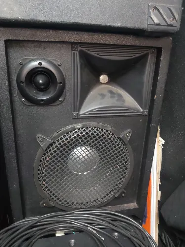 Caixas passivas de 3 vias