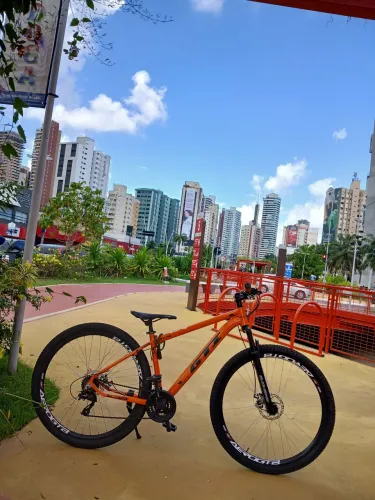 OPORTUNIDADE ÚNICA: GTI LARANJA - PRATICAMENTE ZERO!