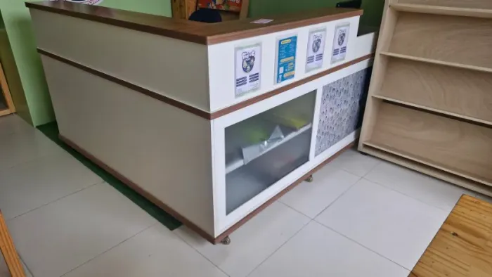Balcão de Atendimento em L