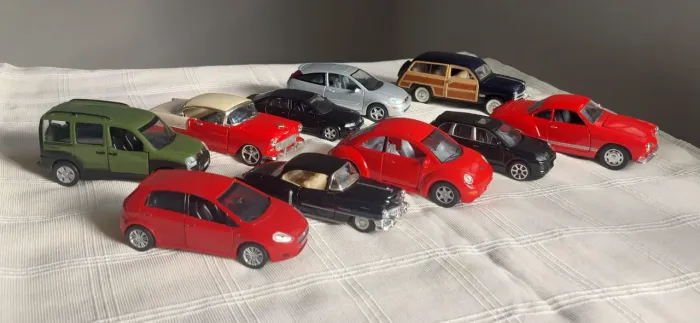 Miniaturas de 10 carrinhos