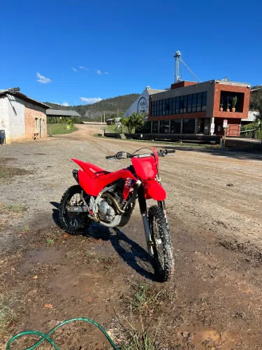 CRF250f com apenas 214 horas