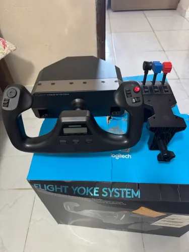 Kit Logitech Flight Yoke System + Manetes + Pedais - Simulador de Voo