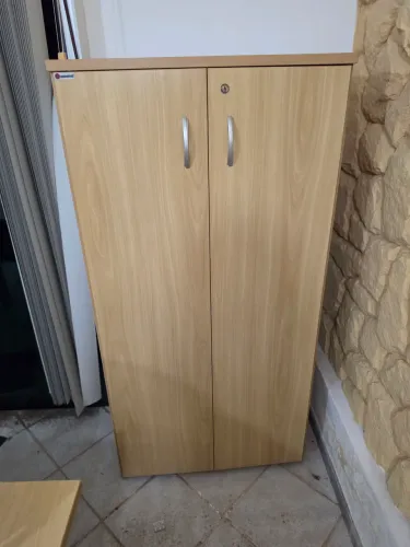 Armario fechado escritorio