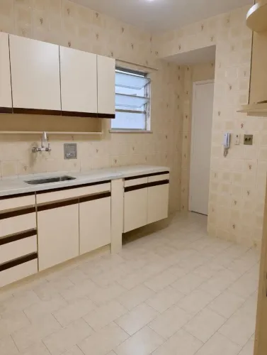 Apartamento amplo para locacão em Rocha Miranda 