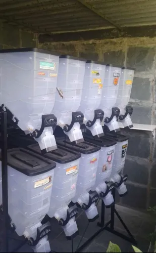 Vendo dispenser de Ração
