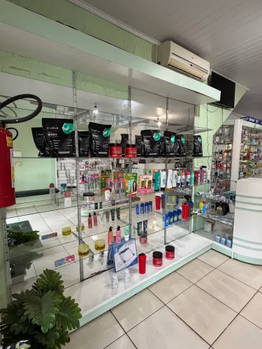 Vende-se móveis de farmácia.