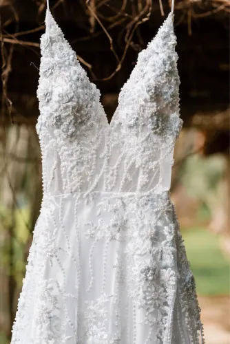Vendo vestido de noiva bordado a mão