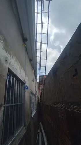 Vendo 2 colunas de 6 metros, bitola 5/16 estribo 7x17 