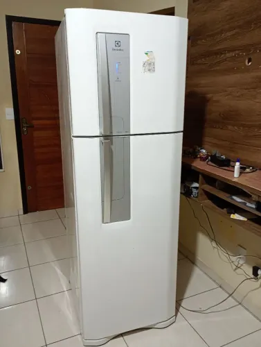 Geladeira Electrolux Frost Free ENTREGO