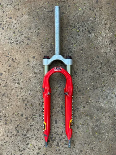 Suspensao manitou answer spyder 26"