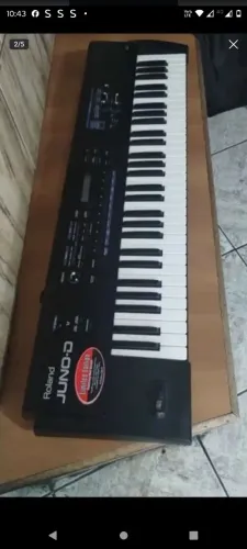 Teclado Roland Juno d limite tudo funcionando perfeitamente 