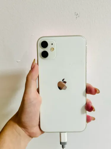 iPhone 11 128GB Branco | Muito Conservado | Face ID OK