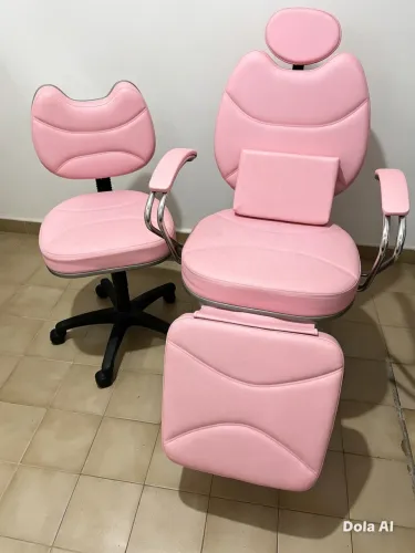 Cadeira reclinável estética, maquiagem. Acompanha o mocho. 