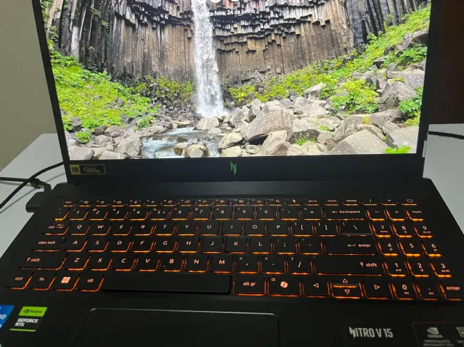 Notebook Acer Nitro V15 RTX5050