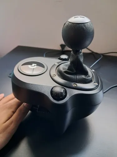 Câmbio Logitech Driving Force Shifter - Estado de Novo