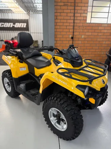 Quadriciclo Can am 570cc MAX DPS 2017