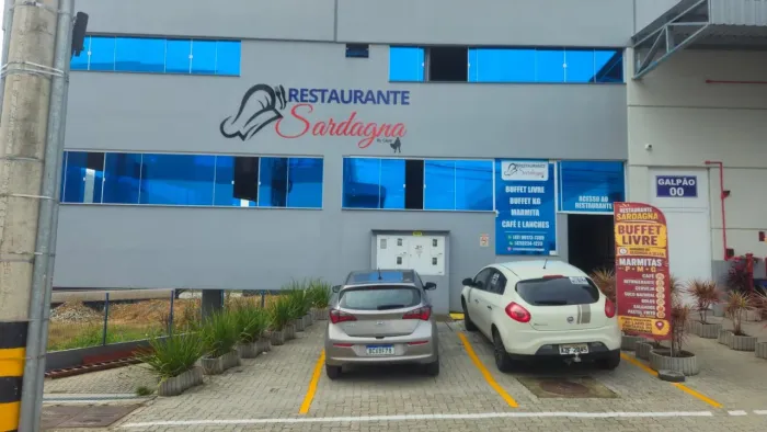 VENDO RESTAURANTE COMPLETO