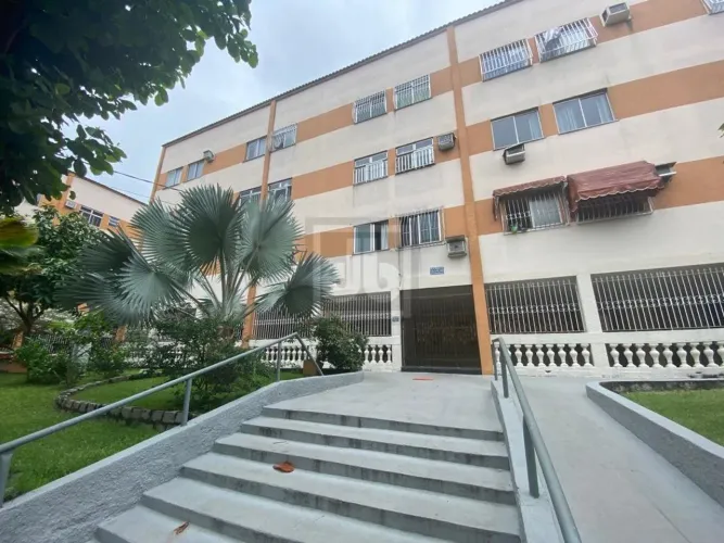 Ilha do Governador - Portuguesa - Avenida Carlos Meziano - Apartamento - Vazio - Sala - 2