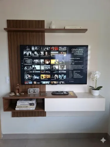 Painel Off-White com Ripado Lateral.