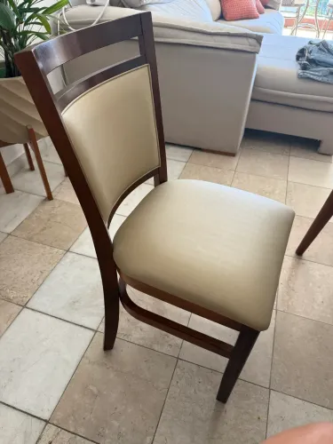 Conjunto Mesa + 6 Cadeiras de Madeira Maciça