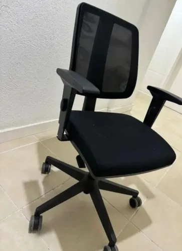 Cadeira cavaletti