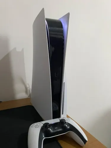 PlayStation 5 Usado em Ótimo Estado + Controle Original + Cabos