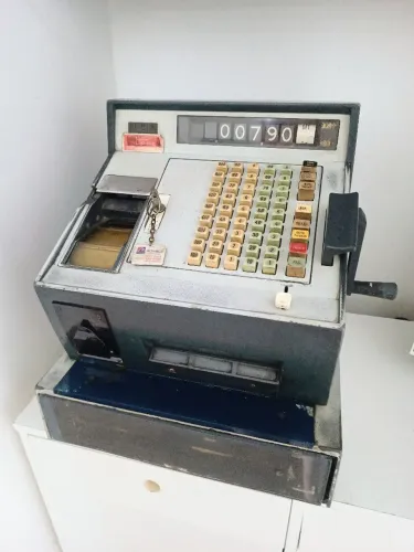 Caixa registradora antiga 