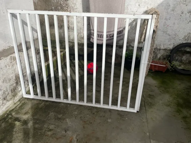 Grade de alumínio Branco para janela de 1,50 mts