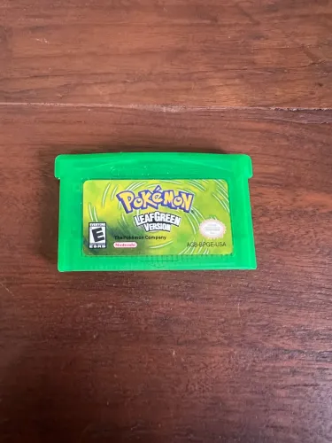 Pokemon Leaf Green c/ Mew - Game Boy Nintendo