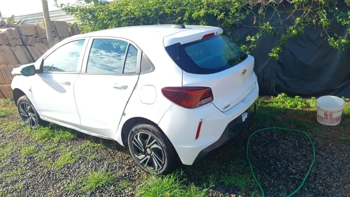 Onix 2024 1.0 sucata vendo peças 