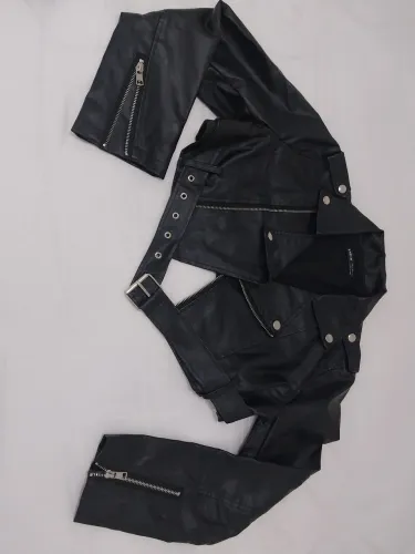 Jaqueta curta preta