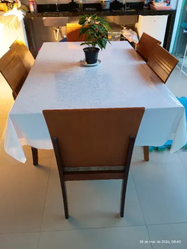 Mesa de jantar com tampo de vidro