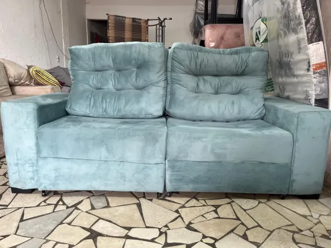 Sofá retrátil e reclinável 