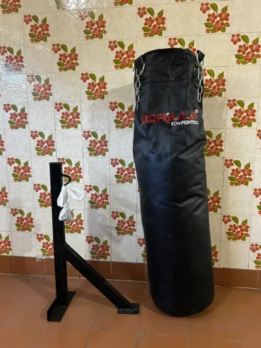 Saco de Pancada Gorilla for Fighting + Suporte de Parede - Pouco Uso