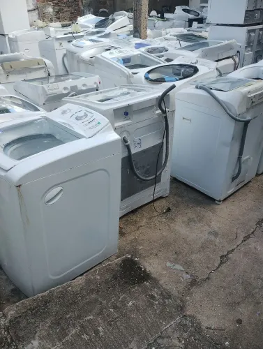 Máquinas de lavar roupas com defeito