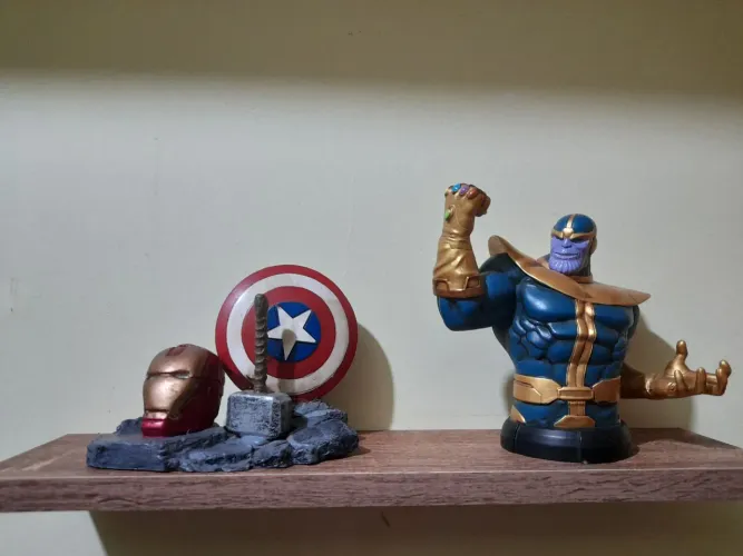 Busto e Estátua Vingadores