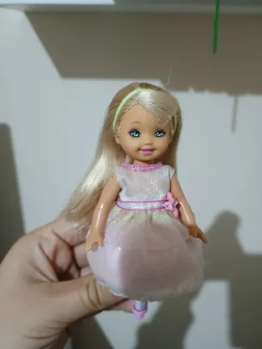 Boneca Kelly Lacey Barbie 12 princesas bailarinas