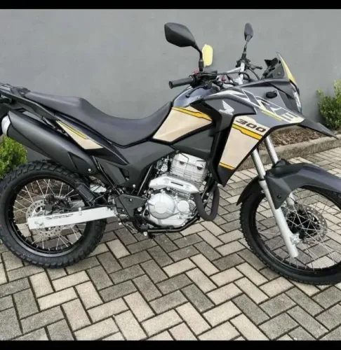 VENDO XRE 300 2023 ADV NOVA ZERA