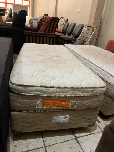 Cama box de solteiro com colchão