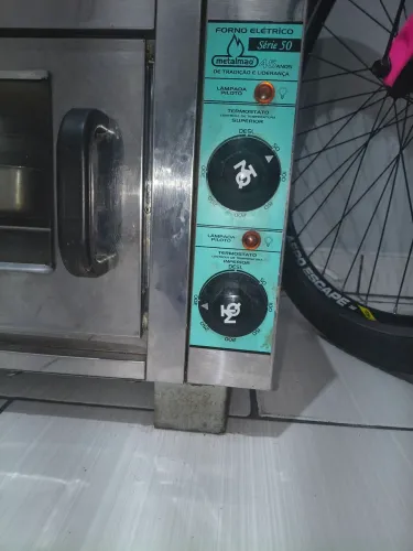 Vendo um forno ( aceito propostas)